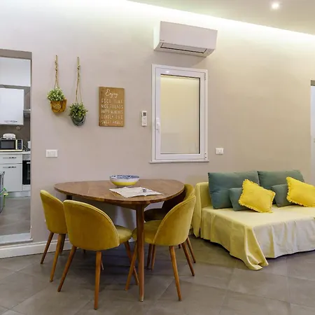 Felt In In Apartment Catania